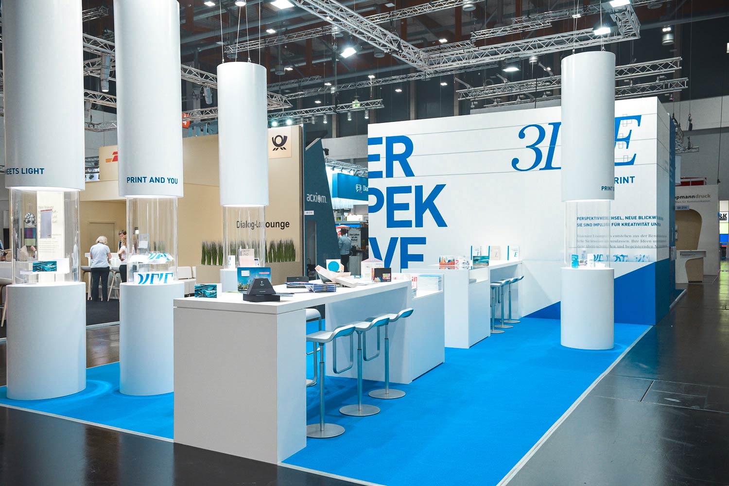 Branded Spaces – Eberl Koesel – Messestand CoReach – Front